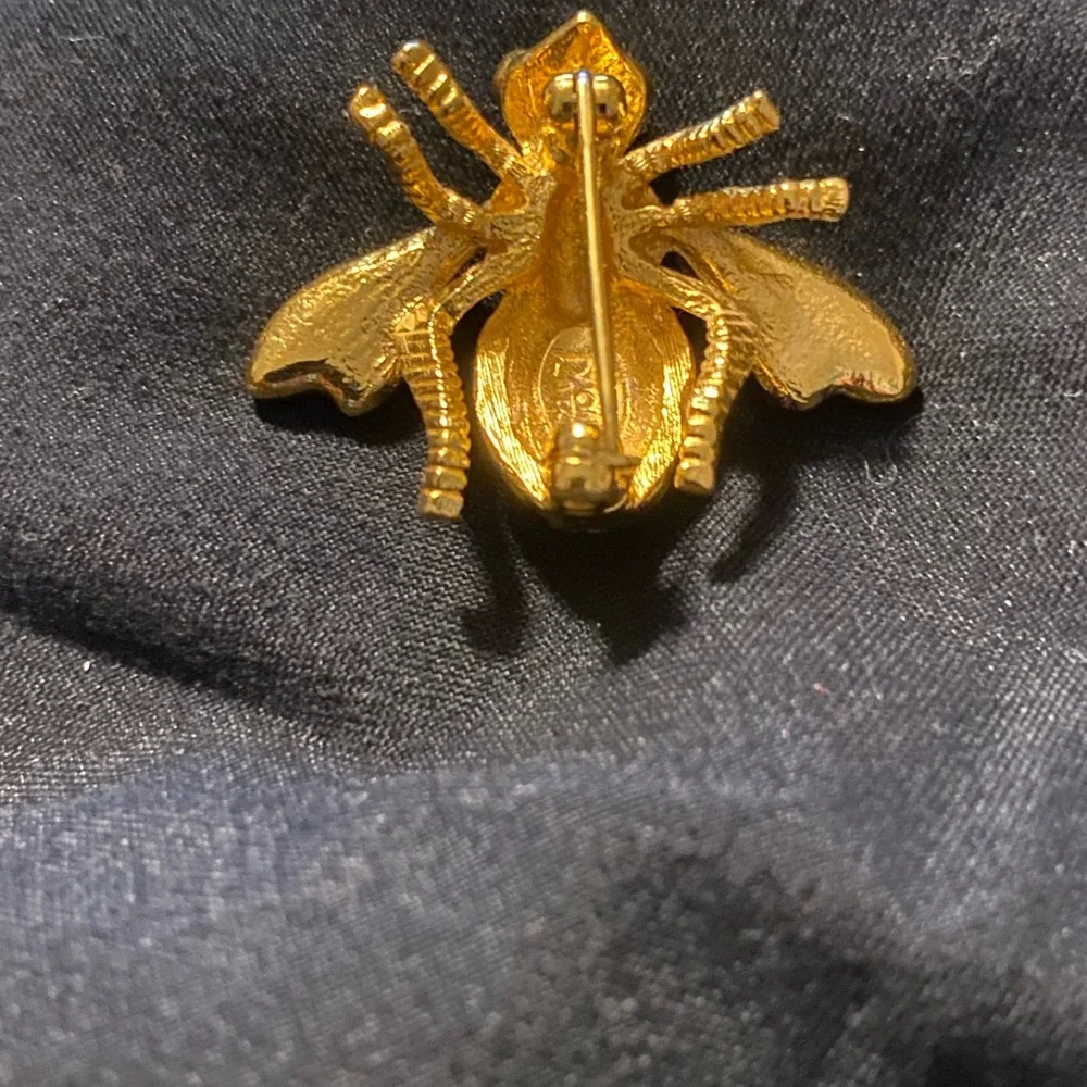 Sparkling Figural Bee Pin JOAN RIVERS Signed Clear Crystal Swarovski 14KGP